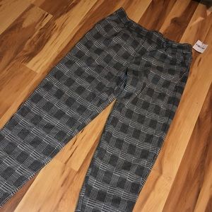 FOREVER 21 Plaid pants Size: Medium NEW WITH TAGS